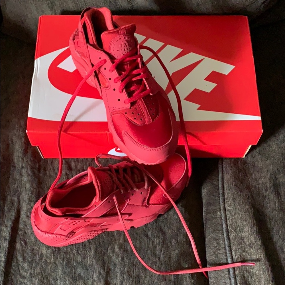 Red Huaraches